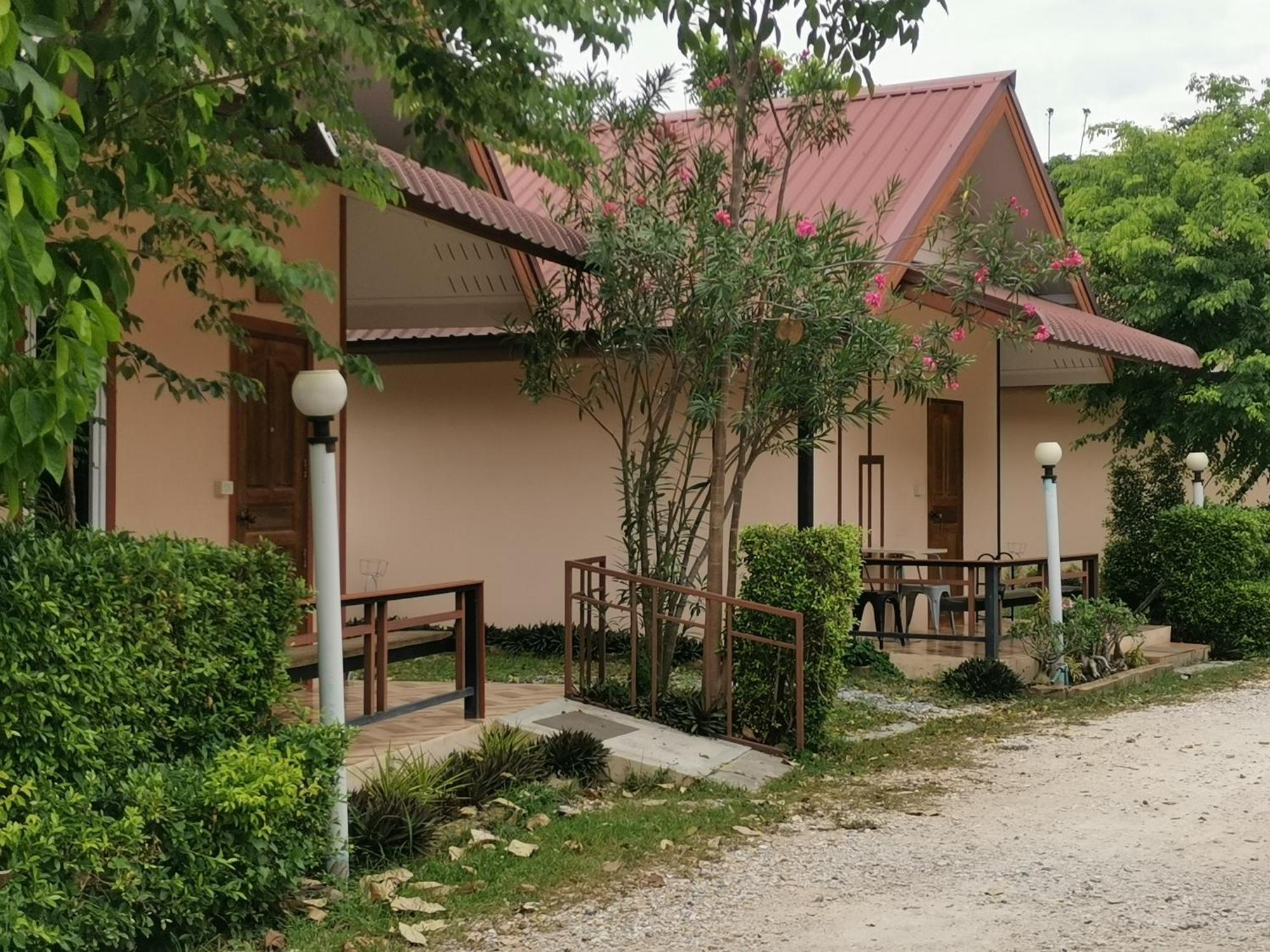 Numhom Resort Ban Nong Chum Saeng Luaran gambar