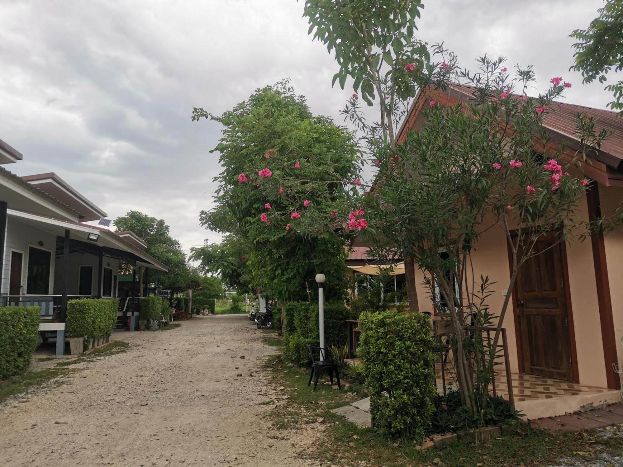 Numhom Resort Ban Nong Chum Saeng Luaran gambar